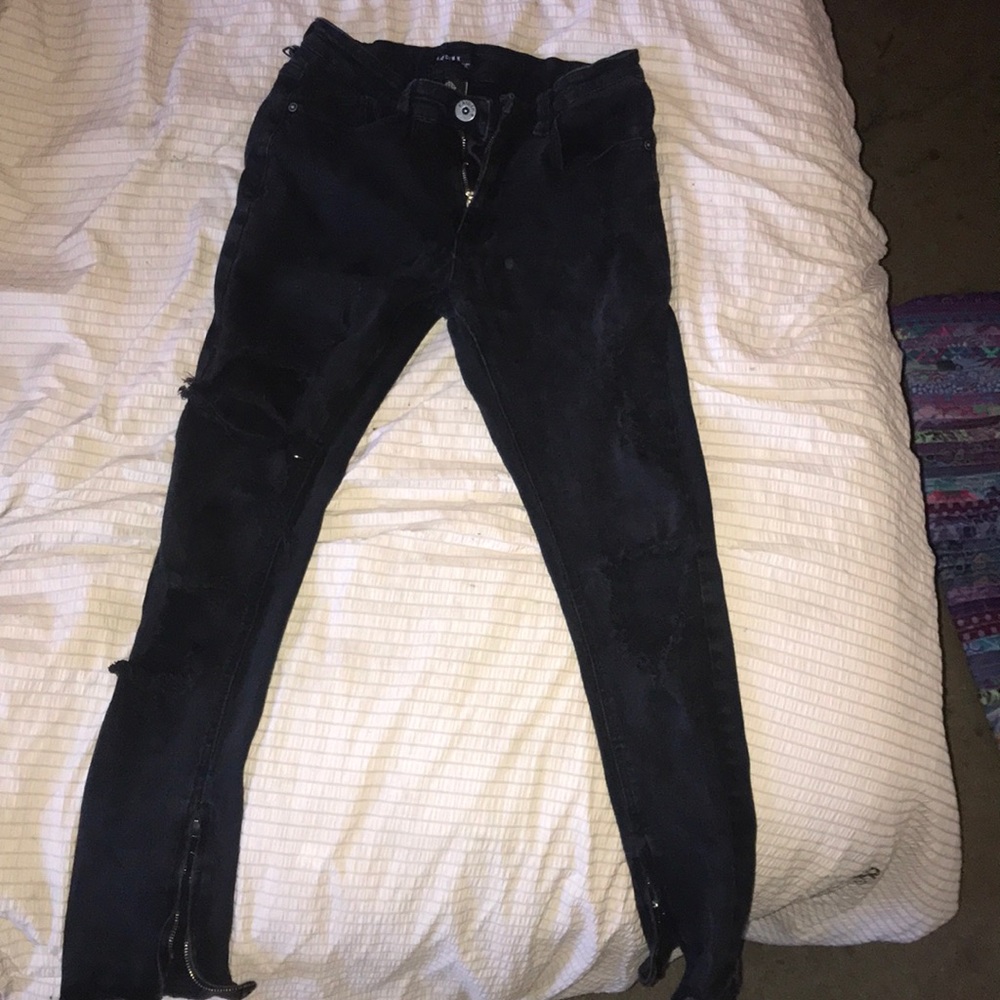 Black Ripped Jeans